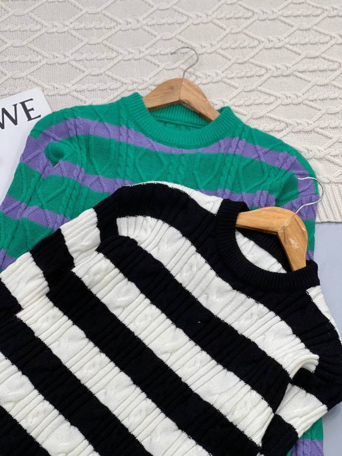 be943866-3bdb-4a89-8ad4-d548fd678972 خرید شومیز بافت راه راه فشن - تصویر 5